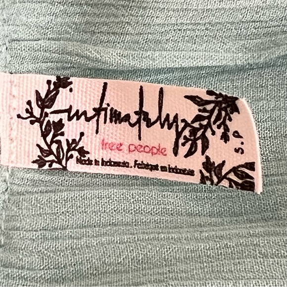 Free People Intimately Ruffled Cami With Spaghetti Straps Oversized S NWT - Picture 8 of 12